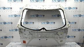 Дверь багажника голая Mazda CX-30 20-23 белый 25D, вмятина