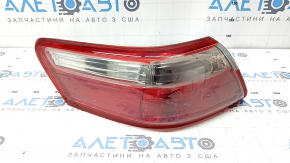 Aripă exterioară ușoară stânga Toyota Camry v40