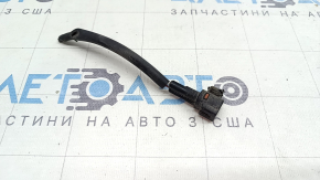 Фишка на замок капота Toyota Camry v40
