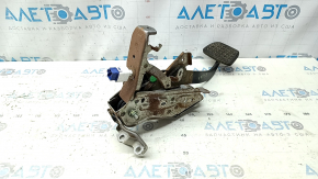 Педаль тормоза Toyota Camry v40 с кронштейном и датчиком, ржавая