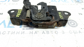 Замок капота Mazda CX-9 16-23 ржавый