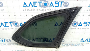 Форточка глухое стекло задняя левая Mazda CX-9 16-23 хром царапины на хроме, царапины на уплотнителе