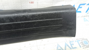 Накладка порога задняя правая Mazda CX-9 16-23 черная, царапины