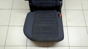 Задний ряд сидений 2 ряд правый Mitsubishi Outlander 22-26 без airbag, комбинированная кожа черная серая строчка, повреждение водой