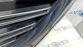 Решетка радиатора grill Mazda CX-9 16-20 без эмблемы, с хром вставками, под подиум, вмятина, песок