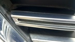 Решетка радиатора grill Mazda CX-9 16-20 без эмблемы, с хром вставками, под подиум, вмятина, песок