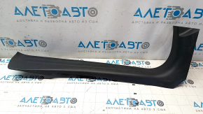 Накладка порога внутренняя передняя левая Nissan Pathfinder 13-20 черн, затерта