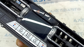 Climatizare BMW 3 G20 19-23 cu scaune încălzite și conducte de aer, deschiderea clapetei este spartă