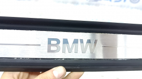 Накладка порога передняя правая наружная BMW 3 G20 19-26 хром, надпись BMW, коррозия