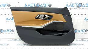 Обшивка двери карточка передняя левая BMW 3 G20 21-26 черная, кожа коричневая COGNAC без строчки, с ручкой и накладкой хром, подлокотник и вставка кожа коричневая COGNAC, под память, с подсветкой