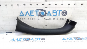Обшивка двери багажника левая Subaru Outback 15-19 черная тип 1