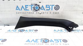 Обшивка двери багажника левая Subaru Outback 15-19 черная, тип 1, потерта, царапины