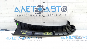 Обшивка двери багажника правая Subaru Outback 15-19 черная, потерта, царапина