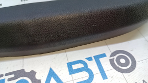 Обшивка двери багажника левая Subaru Impreza 5d 17-23 потертая, царапины, надломано крепление