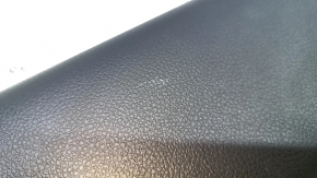 Обшивка двери багажника верхняя Subaru Outback 15-19 черная, царапина, потертость, слом защелка