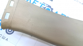 Обшивка двери багажника верхняя Subaru b10 Tribeca бежевая, потерта, царапины