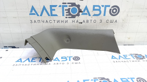 Обшивка двери багажника левая Buick Encore 13-16 серая, царапина, отломано крепление