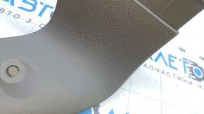 Обшивка двери багажника левая Buick Encore 13-16 серая, царапина, отломано крепление