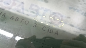 Стекло двери задней левой Nissan Rogue 21-26 US built, тонировка, царапины