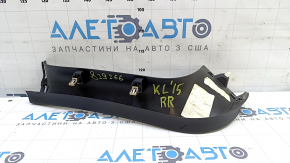 Обшивка двери багажника правая Jeep Cherokee KL 14-18 черная, царапины