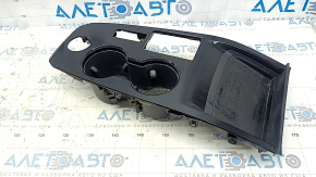 Накладка центральной консоли подстаканник Nissan Rogue 21-26 AWD, черный глянец, царапины