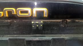 Заглушка порта зарядки правая Audi E-Tron 19-23 трещина, слом креп