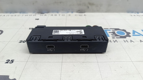 USB Hub центральной консоли Audi E-Tron 19-23 передний