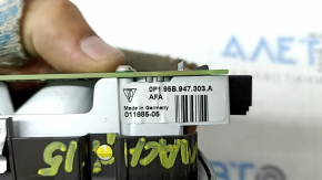 Плафон освещения задний левый Porsche Macan 15-18 серый achatgrau