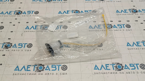 Горловина бачка омывателя Toyota Prius V 15-17 с крышкой