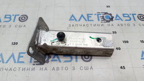 Клык подрамника передний правый Audi E-Tron 19-23