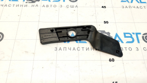 Уплотнитель крыло-фара правый Audi A4 B9 17-19