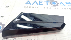 Накладка нижнего монитора центральной консоли боковая левая Audi E-Tron 19-23 черный глянец, царапины