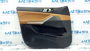 Обшивка двери карточка передняя левая BMW X5 G05 19-23 кожа schwarz/коричневая COGNAC вставка серая, подлокотник кожа коричневая COGNAC, с ручкой и накладками, царапины, вмятины