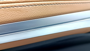Ornamente ușă față stânga BMW X5 G05 19-23 piele neagră/Canberra-Beige, inserție lemn Fineline Stripe, cotiera piele bej, cu mâner și tampoane, lovituri, lovituri
