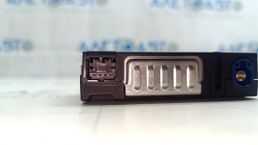 USB Hub центральной консоли Audi E-Tron 19-23 задний