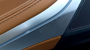 Обшивка двери карточка задняя левая BMW X5 G05 19-23 кожа schwarz/коричневая COGNAC без шторки, вставка серая, подлокотник кожа коричневая COGNAC, с ручкой и накладками, царапины