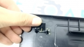 Накладка порога внутренняя передняя левая Nissan Murano z52 17-24 черная, 3 полоски, царапины, надломаны крепления