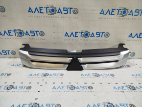Решетка радиатора grill Mitsubishi Outlander 14-15 дорест