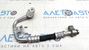 Трубка кондиционера на блок клапанов Audi E-Tron 19-23 короткий