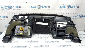 Торпедо передняя панель верхняя часть с AIRBAG Toyota Prius V 12-16 черная, ржавый пиропатрон