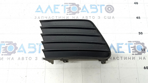 Решетка переднего бампера левая Toyota Prius V 12-14 дорест, без птф, структура, песок