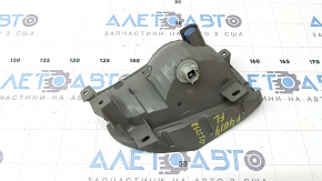 Поворотник левый Toyota Prius V 12-14 дорест, песок, трещина в стекле