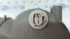 Поворотник левый Toyota Prius V 12-14 дорест, песок, трещина в стекле
