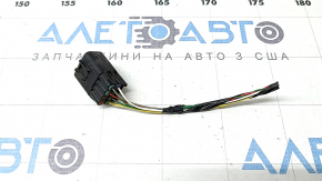 Фишка на проводку переднего бампера Toyota Prius V 12-14 дорест, без парктроников, без птф