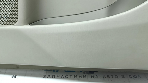 Обшивка двери карточка передняя правая Toyota Prius V 12-17 бежевая с бежевой вставкой ткань, подлокотник беж ткань, с ручкой, царапины, под химчистку, вмятины