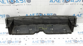 Нижняя решетка переднего бампера Toyota Prius V 12-14 дорест, структура, тычки