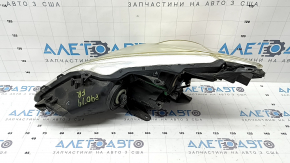 Фара передняя правая Toyota Prius V 12-14, дорест, галоген, под полировку