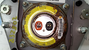 Подушка безопасности airbag в руль водительская Toyota Prius V 12-17 черная, царапины, ржавый пиропатрон