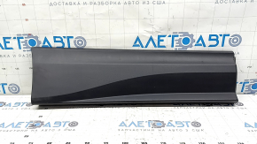 Накладка двери нижняя задняя правая Chevrolet Equinox 18-24 структура, царапина, надломаны крепления
