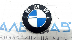 Эмблема логотип BMW двери багажника BMW X3 G01 18-24 царапины, полез лак